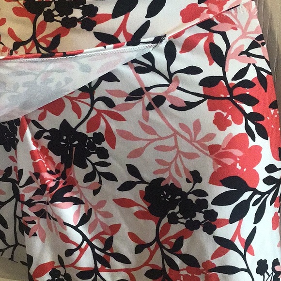 George Beach coverup black  white red and pink 4/6 skirt look pretty col… - Picture 3 of 7